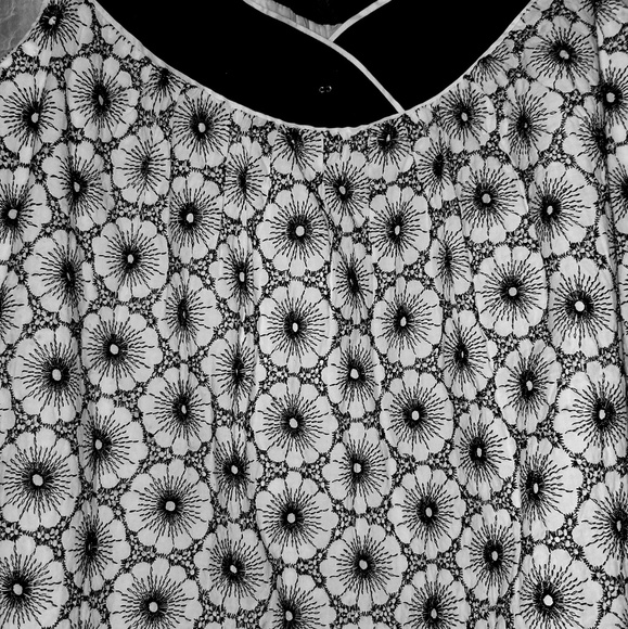 Mini Sleeveless Mod Style dress - Picture 4 of 4